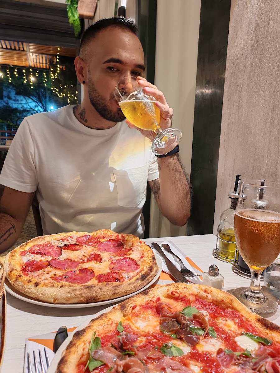 Alba Pizzería Lounge & Café en Laureles