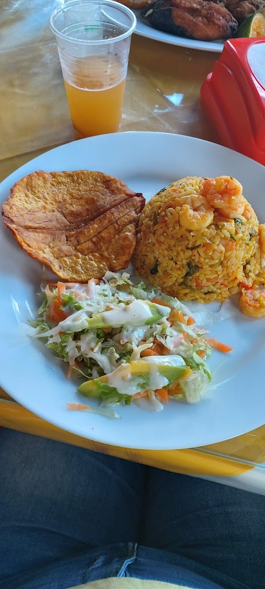 Restaurante De Comida De Mar y Antioqueña el Sazón de las Negras