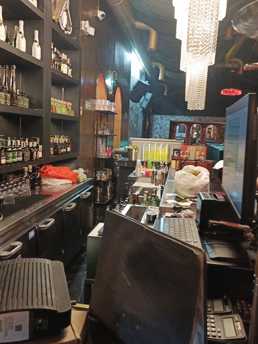 Glow VIP / Discoteca / bar / Restaurat / Gastro-Bar / El Poblado / Medellín /