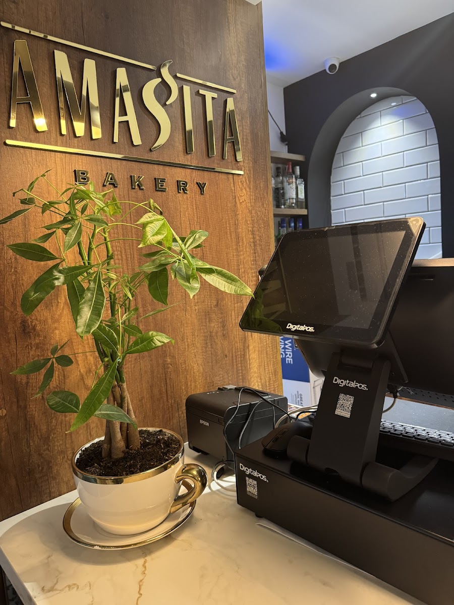 Amassita Brunch & Bakery