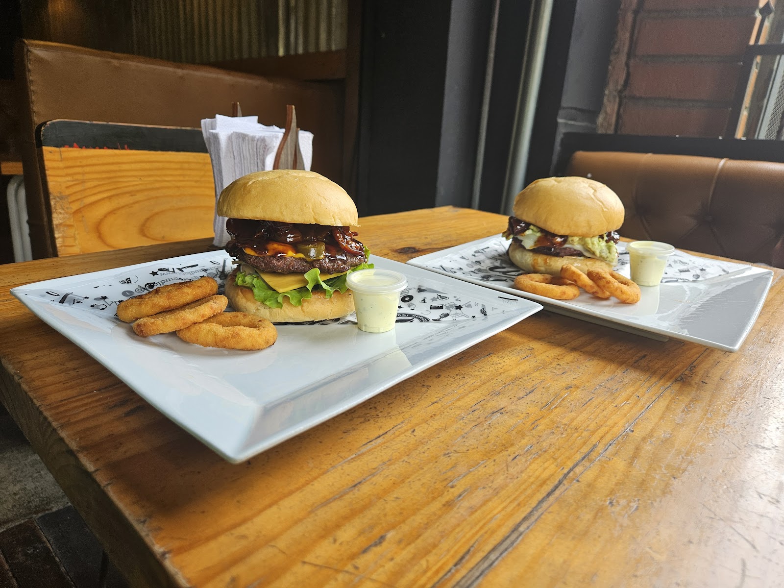 Idol Burger