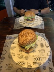 Alheña Artisan Burger