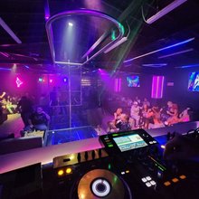 ANFITRION NIGHT CLUB LA 33