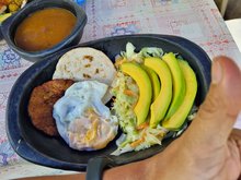 Arepas con todo LAS DELICIAS