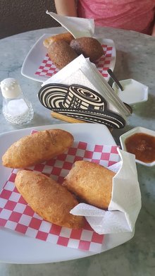 CAYEYE, Caribbean food