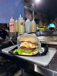 CHARLYBURGUER