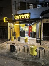 Coyote papas y hamburguesas