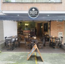 De La Huerta Café