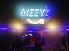 Dizzy bar viejoteca karaoke Gratamira