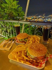 El guadual, Hamburguesas & Asados