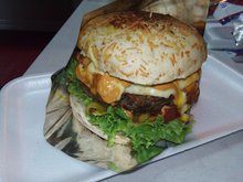 Famous Burguers