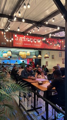 JALISCO Tacos, amigos y tequila