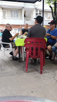 La Esquina Del Perro Y La Pizza