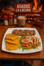 La Locura Parrilla Carnes Asadas Res y Cerdo en Laureles Churrasco Chuzos Chorizos Chicharrón Ahumado
