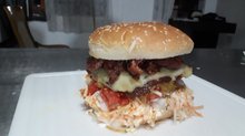 Los Perritos de 2500 -Hamburguesas-Arepa Burguer-Butifarras