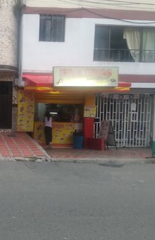 Mandingas Salchipapas