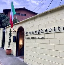 margherita pizza caffè vino