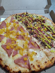 Pizzas happy