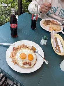 RESTAURANTE CARPA AMARILLA //DESAYUNOS//ALMUERZO//FRITOS//JUGOS