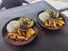 RESTAURANTE PURA VIDA CR