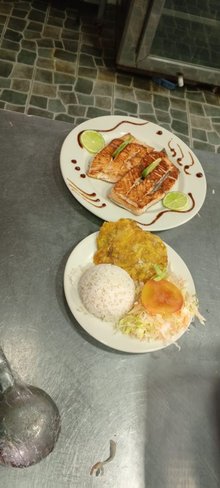 Restaurante y cevichería la llegada al mar