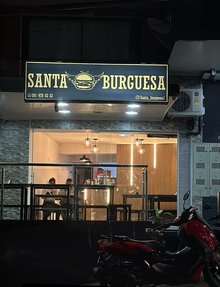SANTA BURGUESA
