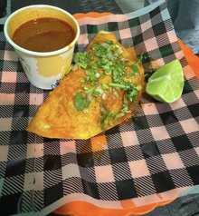 Tacos y litros los Carnales