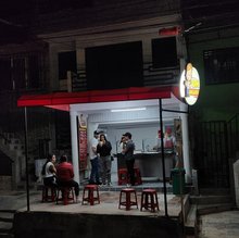 Tom burguer - perritos y hamburguesas