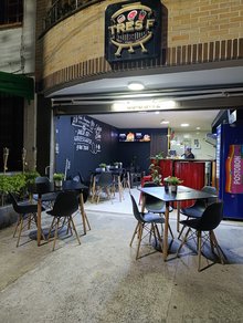 Tres F - Fast Food Factory - hamburguesas - papas - patacones