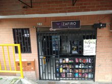 ZAFIRO LICORES Y CIGARRERIA