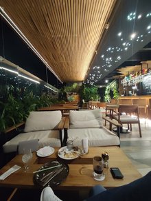 Ze View Rooftop Bar