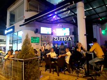 ZUTRA BAR / HOOKAH / DISCOTECA / BAR / CÓCTELES / EL POBLADO/